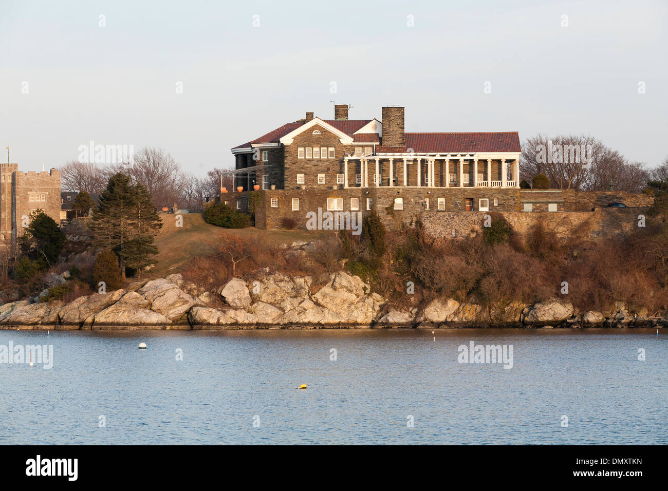 Beacon Rock un mansion elencati nel registro nazionale e in precedenza di proprietà dello scultore Felix DeWeldon alla testa di Newport RI Foto Stock