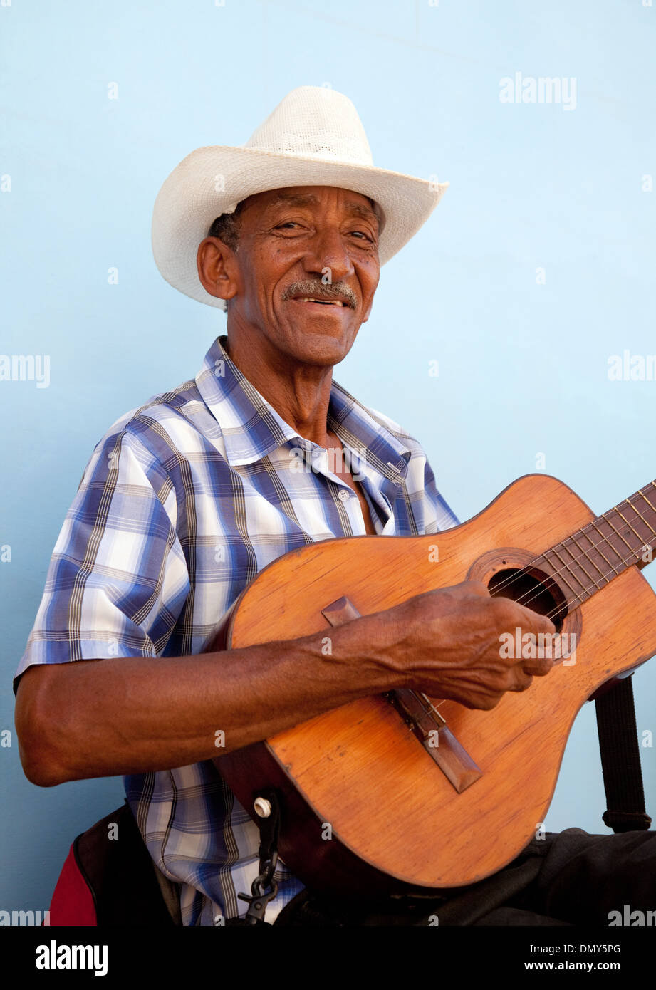 Chitarrista cubano immagini e fotografie stock ad alta risoluzione - Alamy