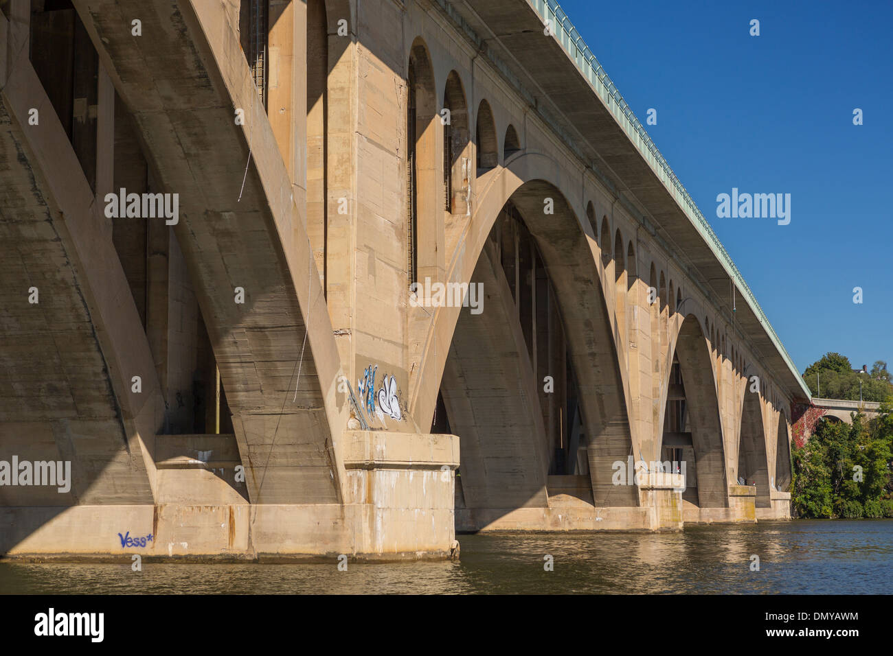 WASHINGTON, DC, Stati Uniti d'America - Key Bridge, Fiume Potomac. Foto Stock