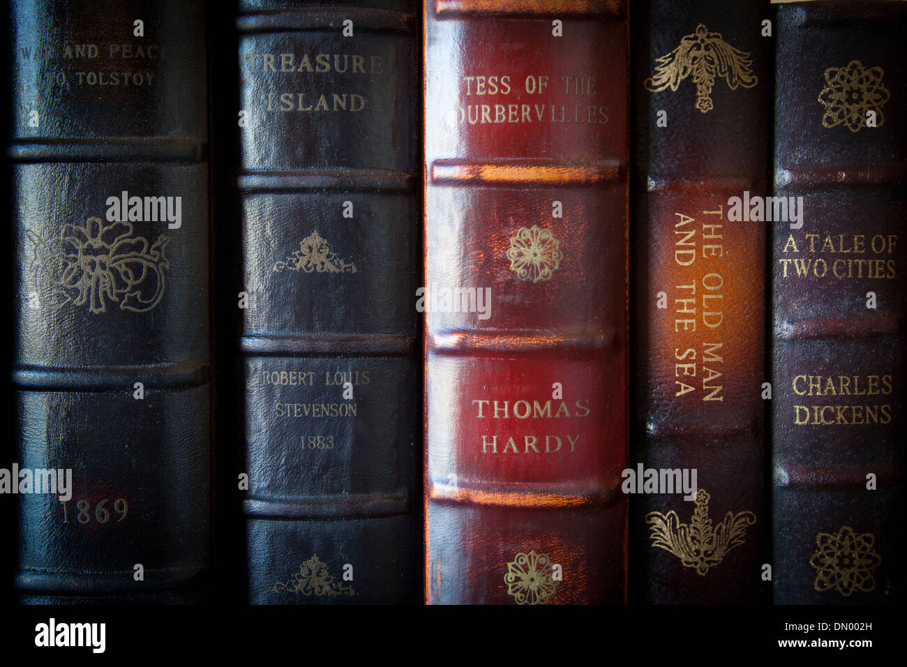 Collezione di antichi classici libri di autori storici Foto stock - Alamy