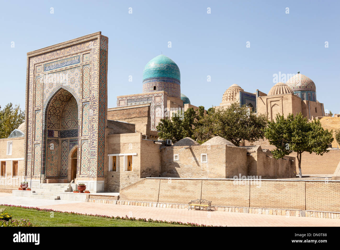 Ingresso di Shah-i-Zinda, noto anche come Shah I Zinda e Shah-i Zinda, Samarcanda, Uzbekistan Foto Stock