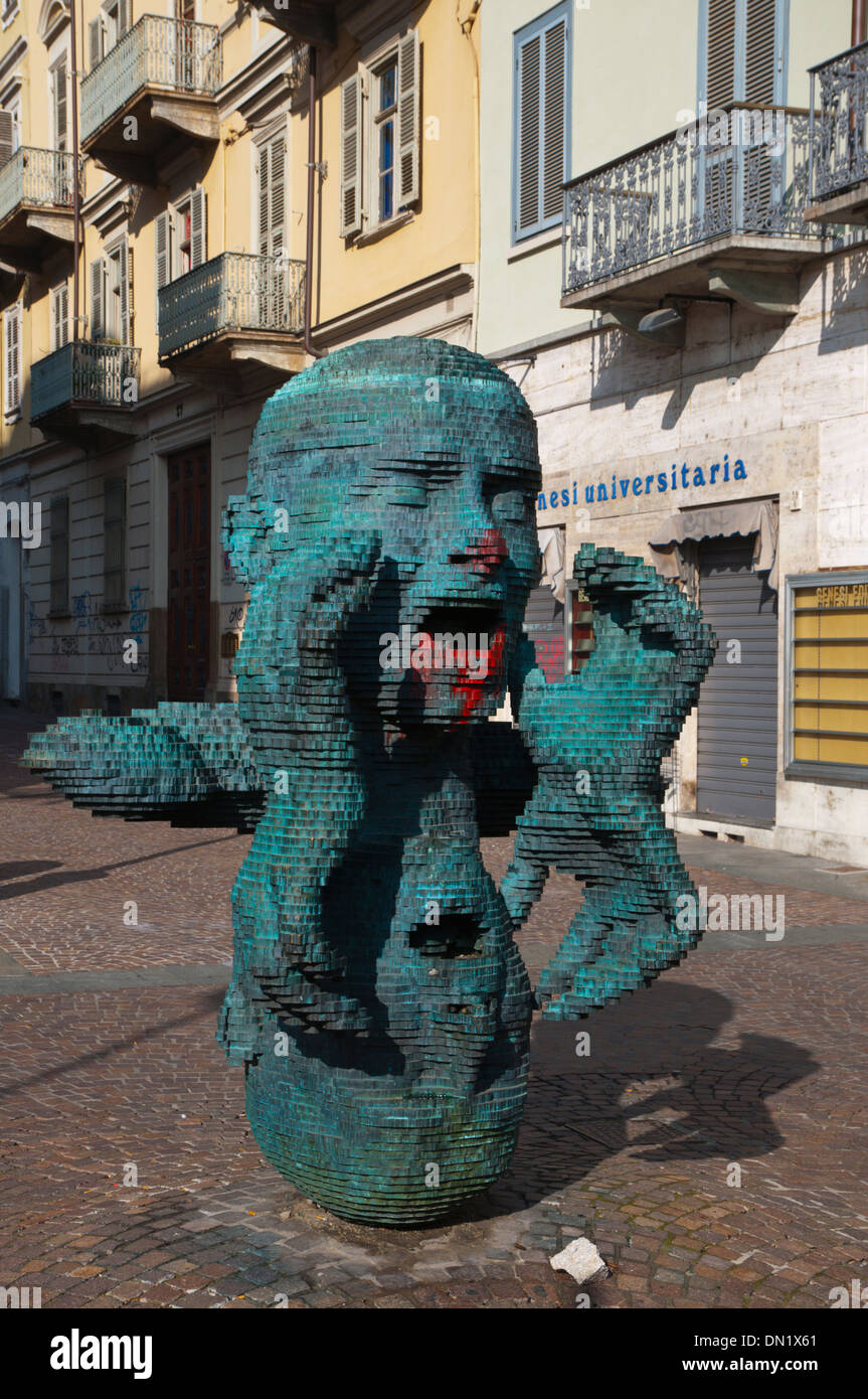 Echo scultura di Marc Didou in Via Giuseppi Verdi strada pedonale della città di Torino Piemonte Italia del nord Europa Foto Stock