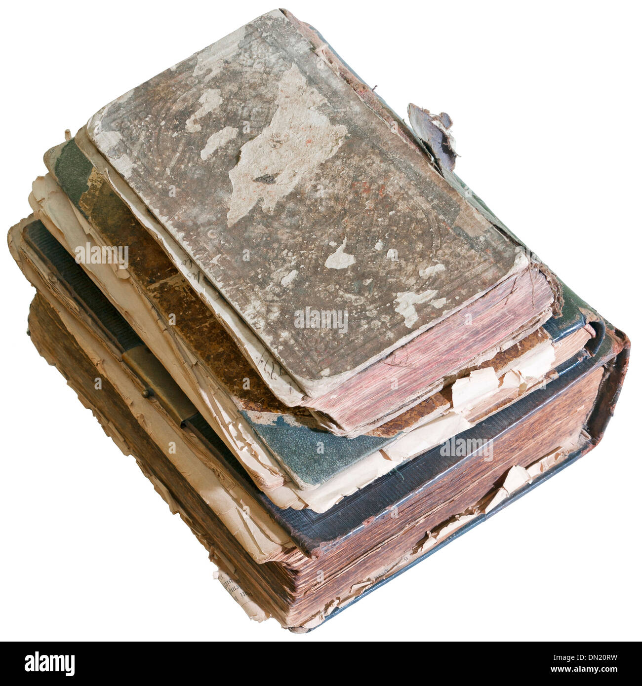 Molto vecchi libri antichi isolato a sfondo bianco Foto Stock