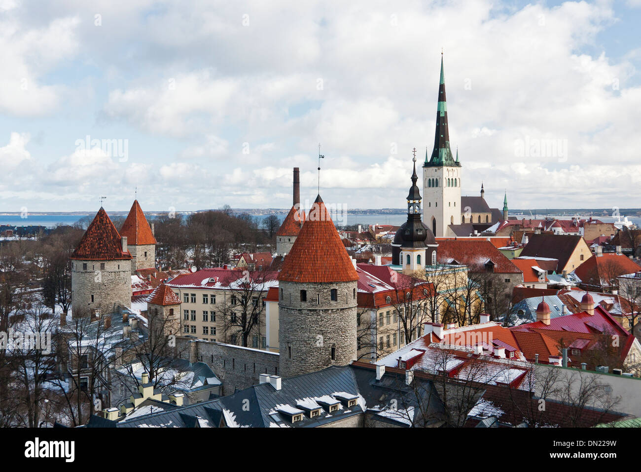 Il vecchio cannone torri nella città vecchia di Tallinn, Estonia Foto Stock