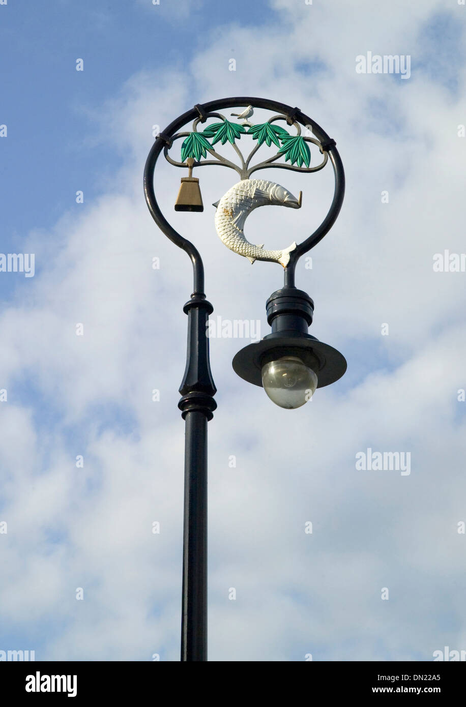 Glasgow stemma lampost con pesce bell anello ad albero Foto Stock