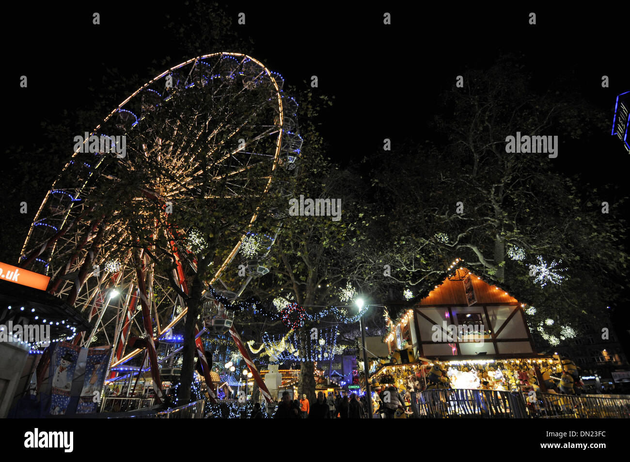 Natale luna park Leicester Square Londra Inghilterra Foto Stock