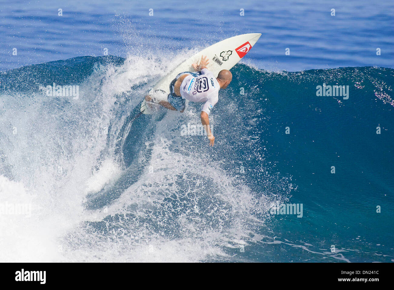 Maggio 13, 2006; Teahupoo, Teahupoo, TAHITI; sette volte ASP campione del mondo e difendendo il Billabong Pro champion Kelly Slater (Cocoa Beach, Florida, USA) (foto) finito uguale a terzi il Billabong Pro Tahiti oggi. Slater sostenute da una nervatura del pregiudizio dopo un'onda lo gettarono sul reef poco profondi letto durante il suo semi finale incontro contro il rookie Fred Patacchia (Haw). Slater ha perso il suo rhy Foto Stock