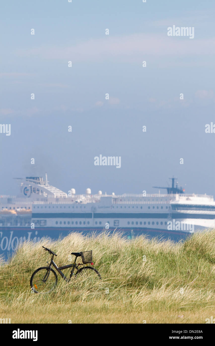 Una linea di colore classe SuperSpeed ro/pax ferry off Hirtshals. Foto Stock