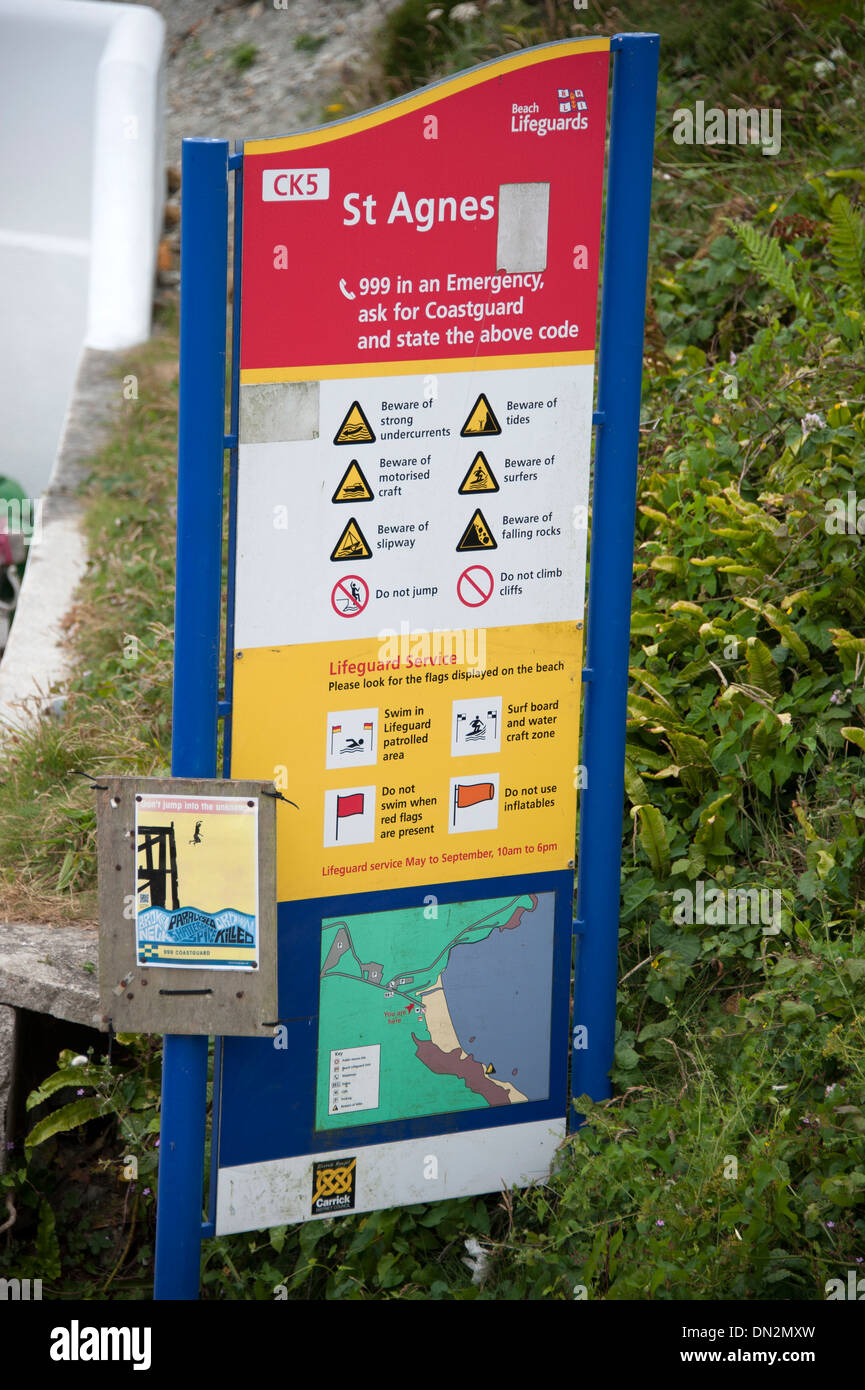 Sicurezza spiaggia segno di allarme St Agnes Cornovaglia Foto Stock