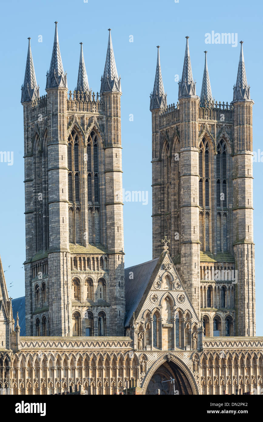 Torri gemelle della cattedrale di Lincoln, Inghilterra. Foto Stock