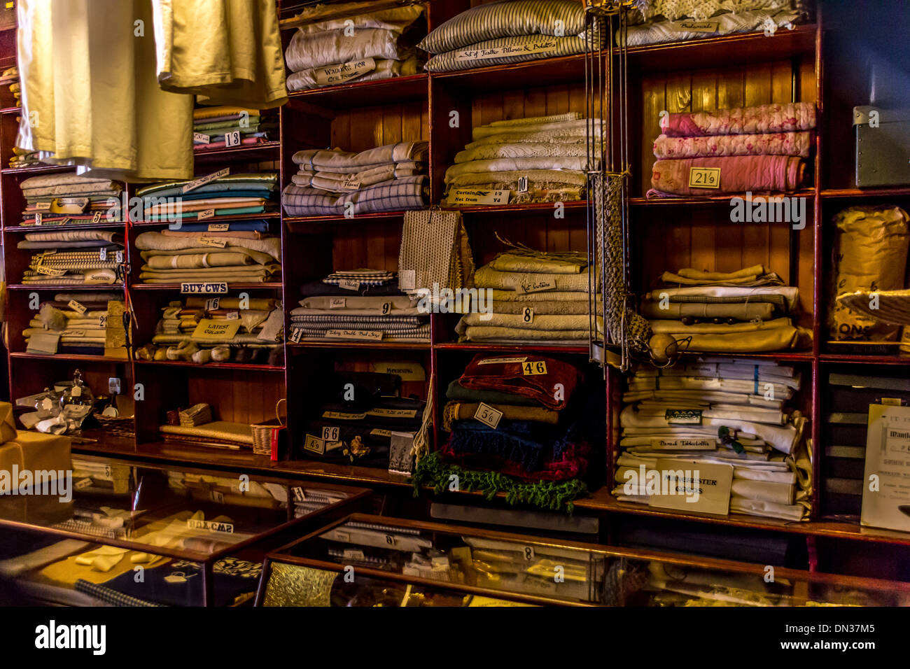 Merceria negozio vendita di tutti i tipi di materiali di ogni descrizione Foto Stock