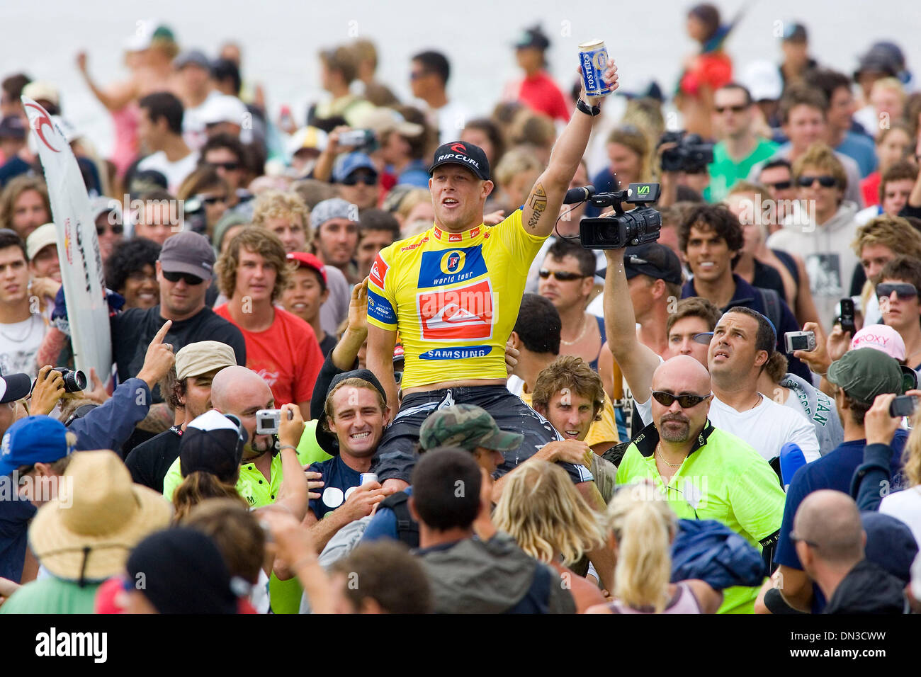 Feb 24, 2009 - Coolangatta, Queensland, Australia - per il 2009 MICK FANNING 8 nominale in ASP e WCT cercherà per registrare il suo decimo titolo mondiale. Quiksilver Pro avviene dal 27 febbraio al 11 marzo 2009. FILE: Marzo 6, 2007. Fanning vince il Quiksilver Pro Gold Coast a Snapper Rocks, Coolangatta, Queensland, Australia. (Credito Immagine: © Joli/A-Frame/ZUMAPRESS.com) Foto Stock