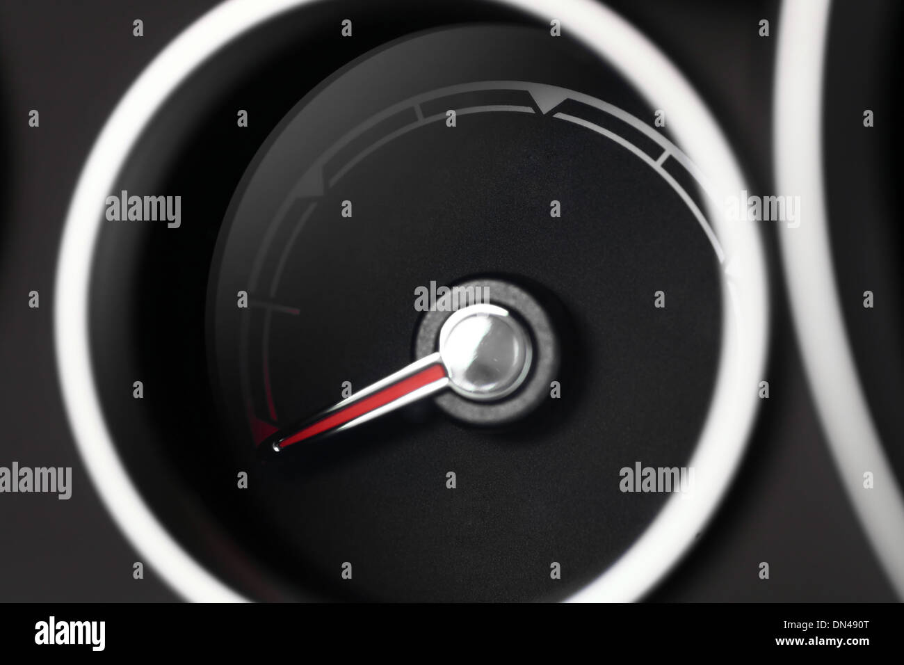 Dettaglio di un misuratore di vuoto con un ago di puntamento Foto Stock