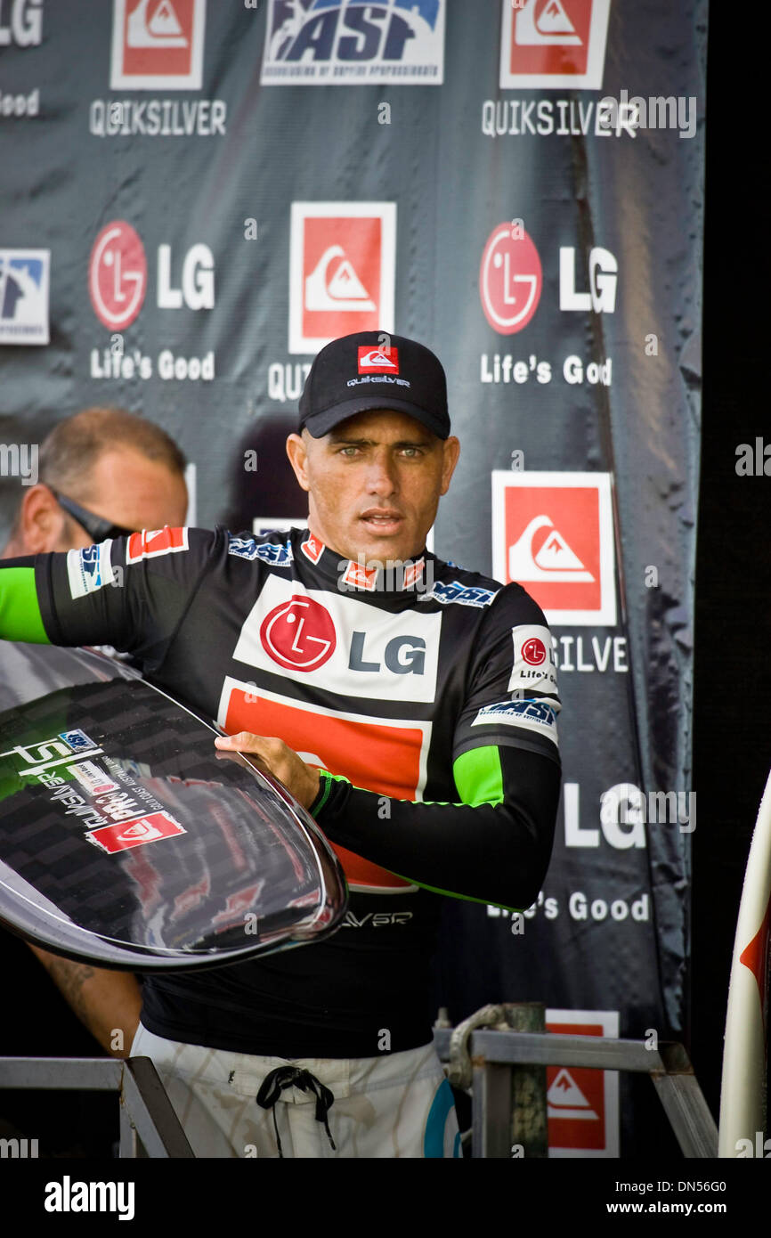 Feb 24, 2009 - Coolangatta, Queensland, Australia - per il 2009 Kelly Slater 1° classificato in ASP e WCT cercherà per registrare il suo decimo titolo mondiale. Quiksilver Pro avviene dal 27 febbraio al 11 marzo 2009. FILE: Marzo 4, 2008. Slater vince il Quiksilver Pro Gold Coast 2008 a Snapper Rocks, Coolangatta, Queensland, Australia. (Credito Immagine: © Joli/A-Frame/ZUMAPRESS.com) Foto Stock