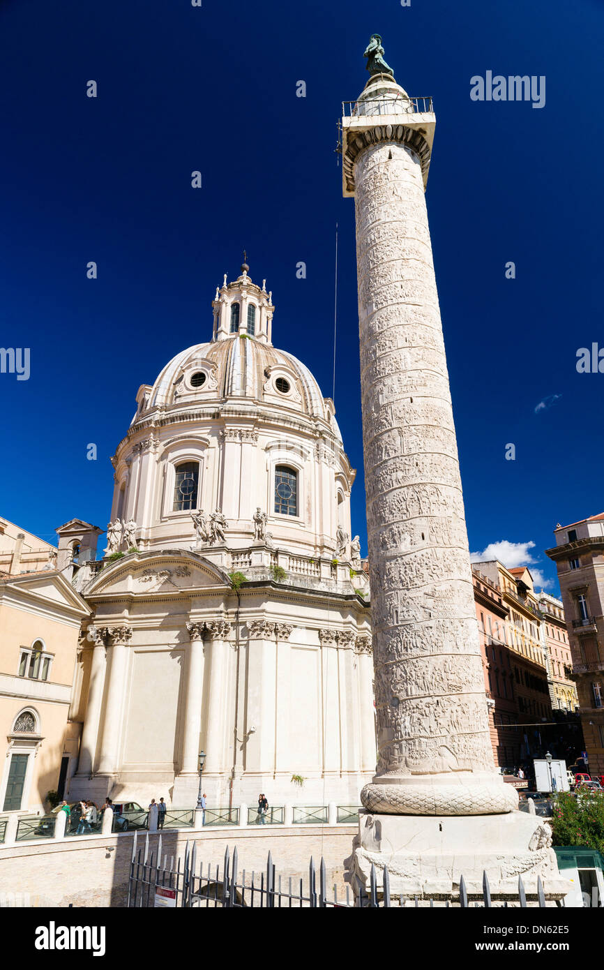 Colonna di Traiano, Chiesa SS Nome di Maria e Bernardo, Roma, lazio, Italy Foto Stock