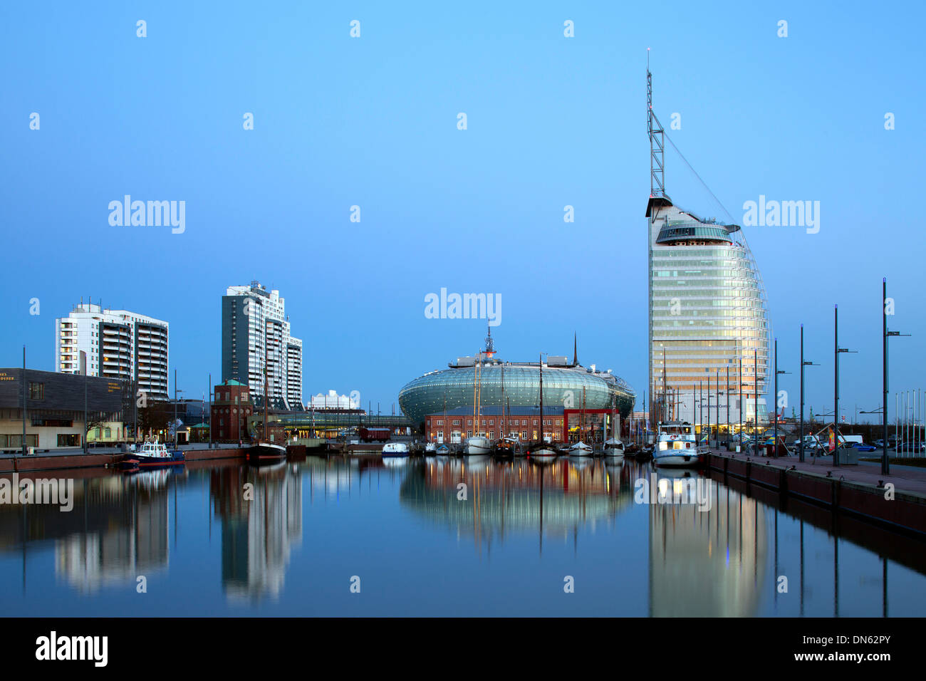 Mediterraneo centro shopping, Atlantic Hotel Sail City, Casa Clima Bremerhaven 8° Est, Havenwelten trimestre, centro di Columbus Foto Stock