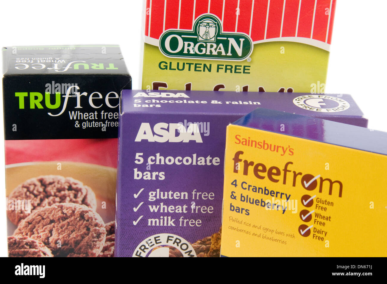 Selezione di prodotti senza glutine da UK supermercati Asda e Sainsbury's, nonché Trufree e organo i prodotti di marca. Foto Stock