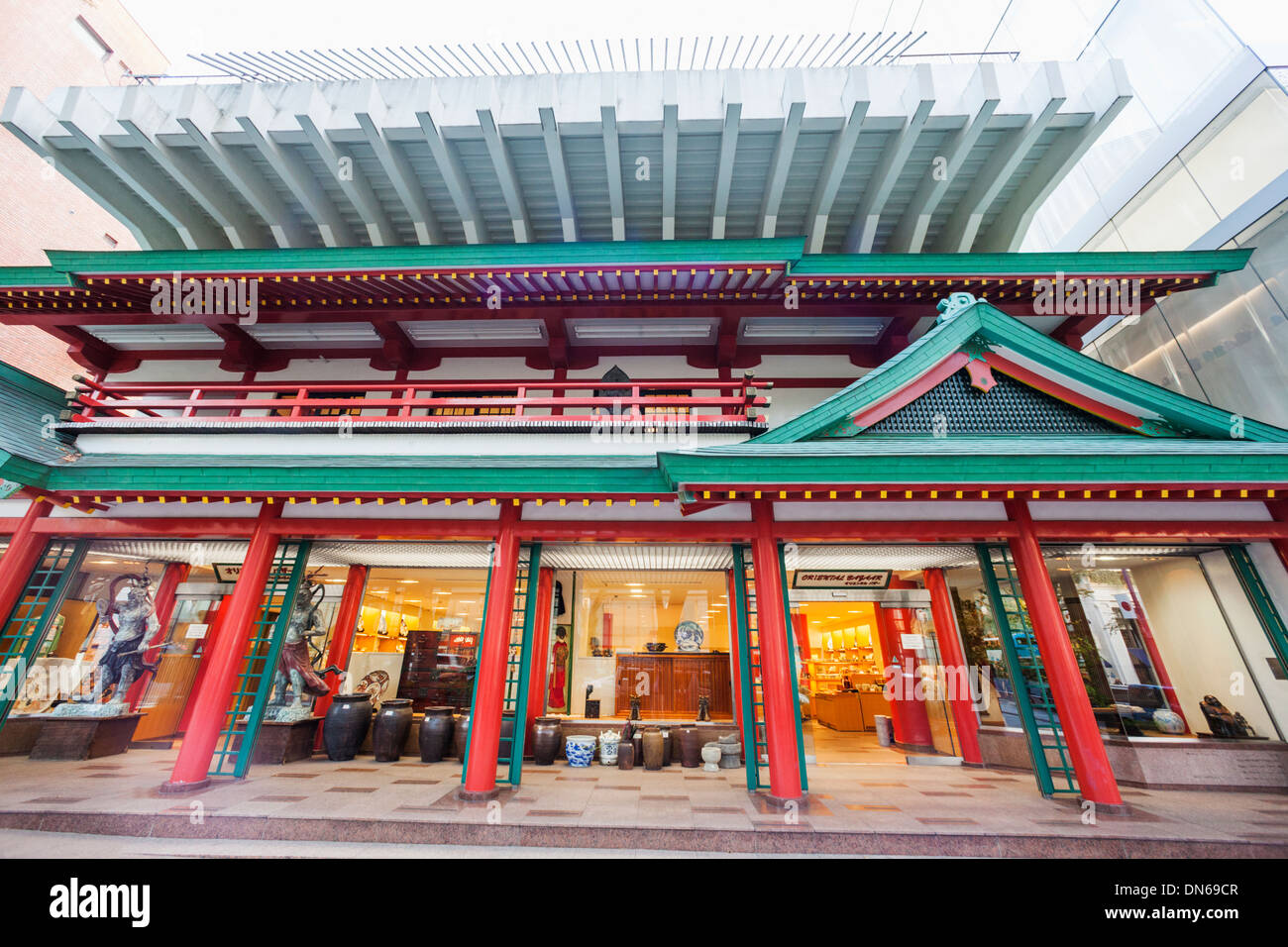 Giappone, Honshu, Kanto, Tokyo, Omotesando, Oriental Bazaar Store Foto Stock