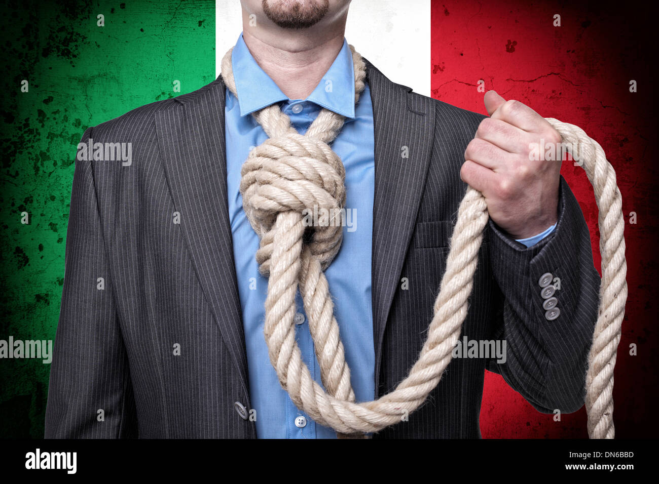 Imprenditore caucasico con anello in mano e bandiera italiana Foto Stock