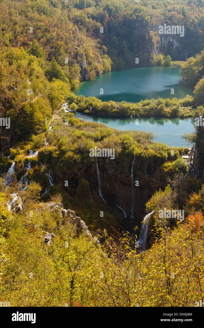 Il lago in autunno, il Parco Nazionale di Plitvice, Croazia, Europa. Foto Stock