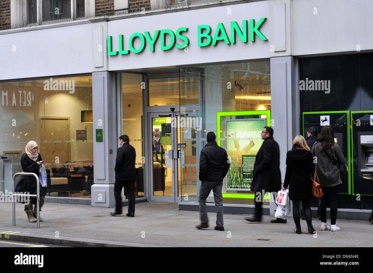 Una vista generale dei Lloyds Bank branch, London, Regno Unito Foto Stock