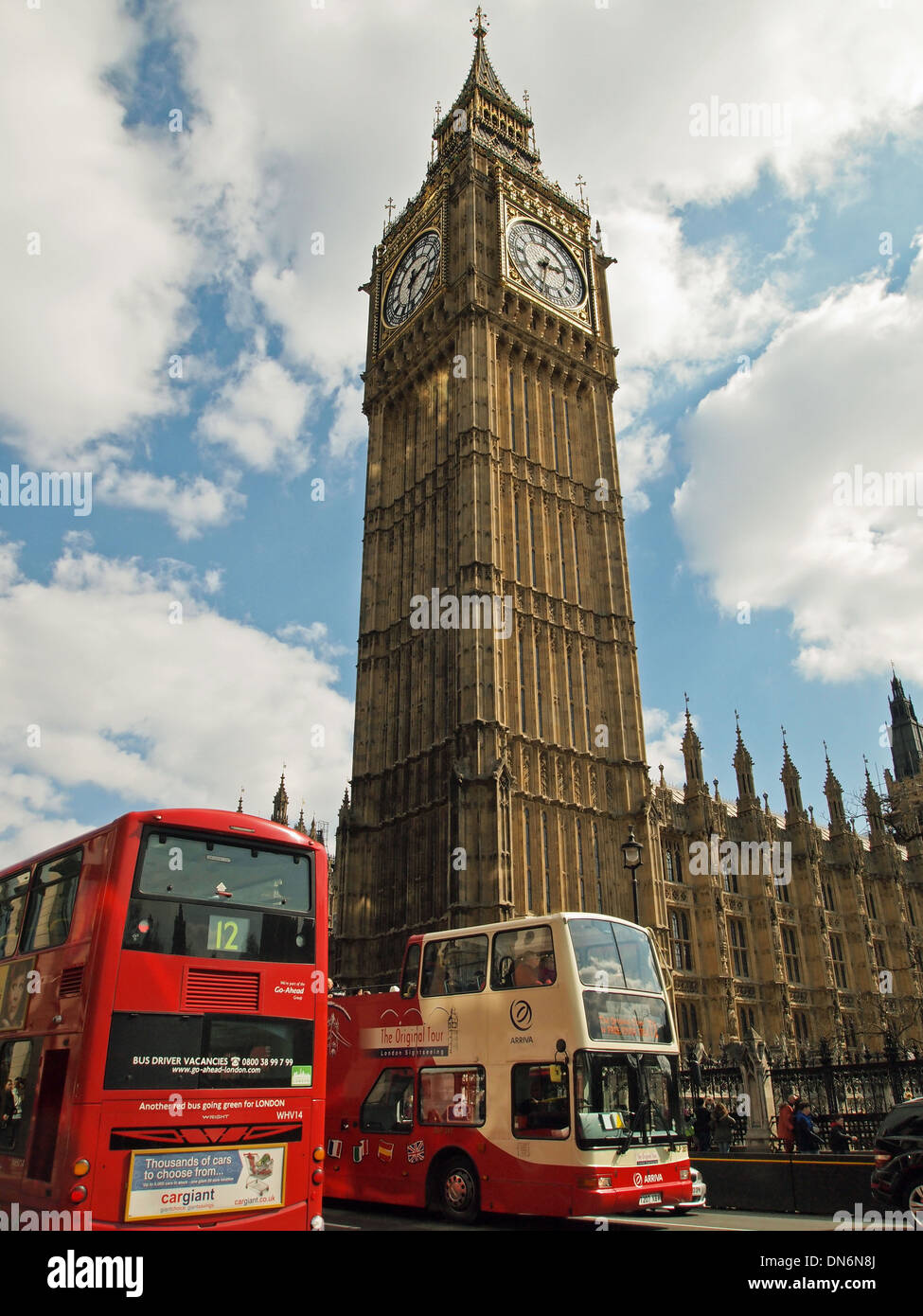 Big Ben Westminster con Double Decker bus Foto Stock