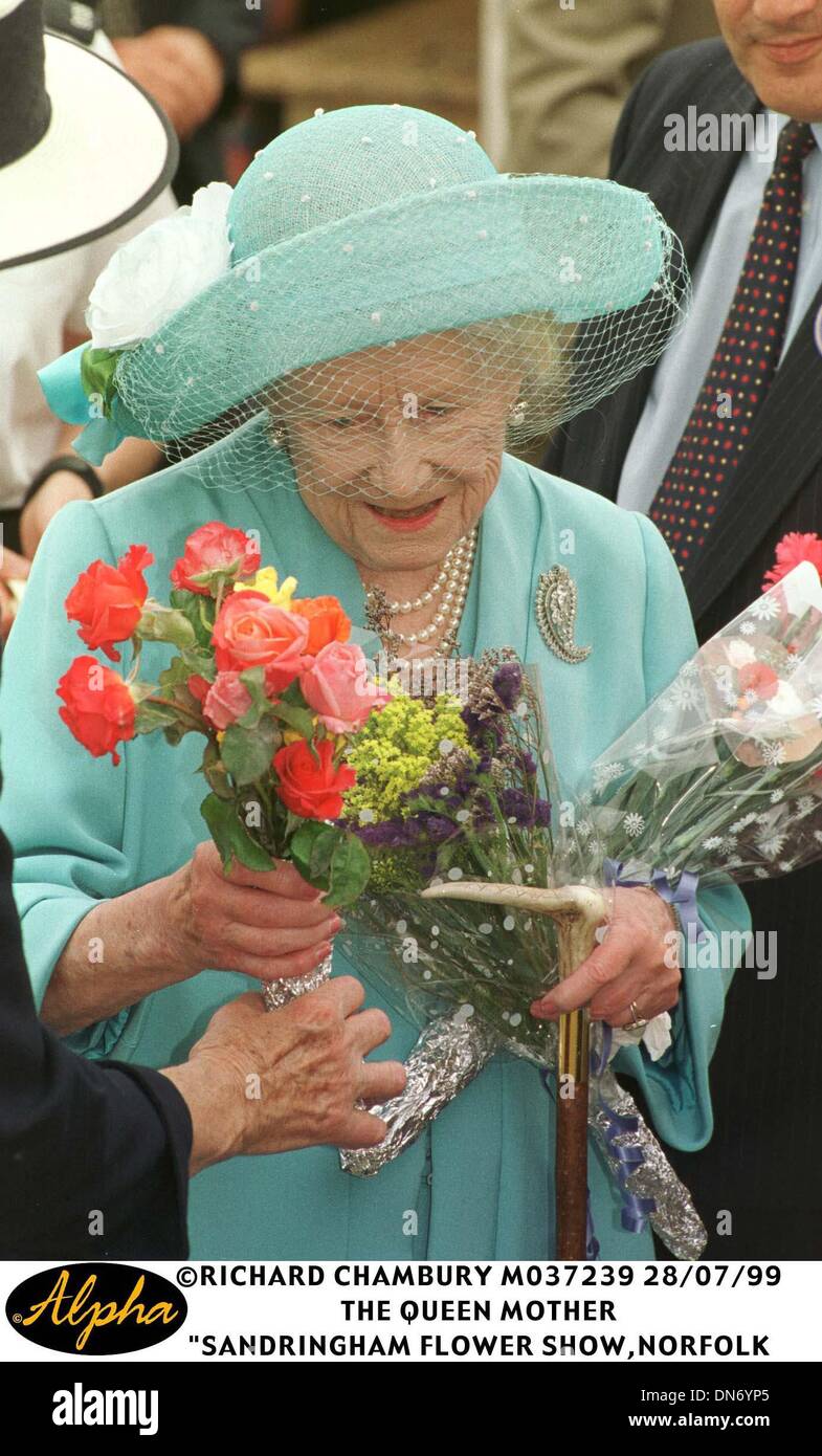 Luglio 28, 1999 - Gran Bretagna - 28/07/99 .La regina madre .''SANDRINGHAM flower show'',Norfolk(Immagine di credito: © Globo foto/ZUMAPRESS.com) Foto Stock