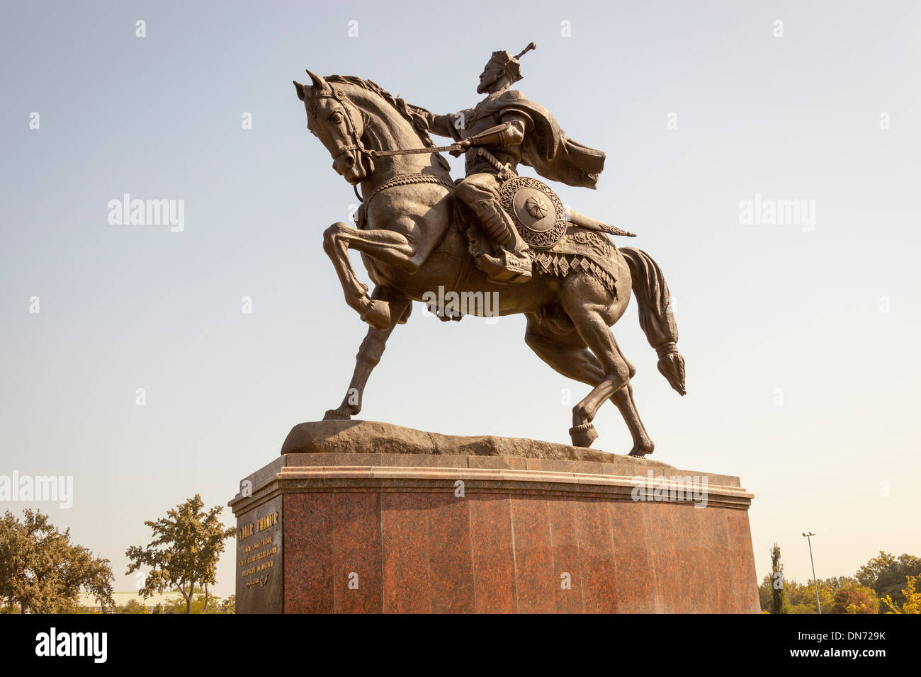 Statua di Amir Timur, noto anche come Temur e Tamerlane, Tashkent, Uzbekistan Foto Stock