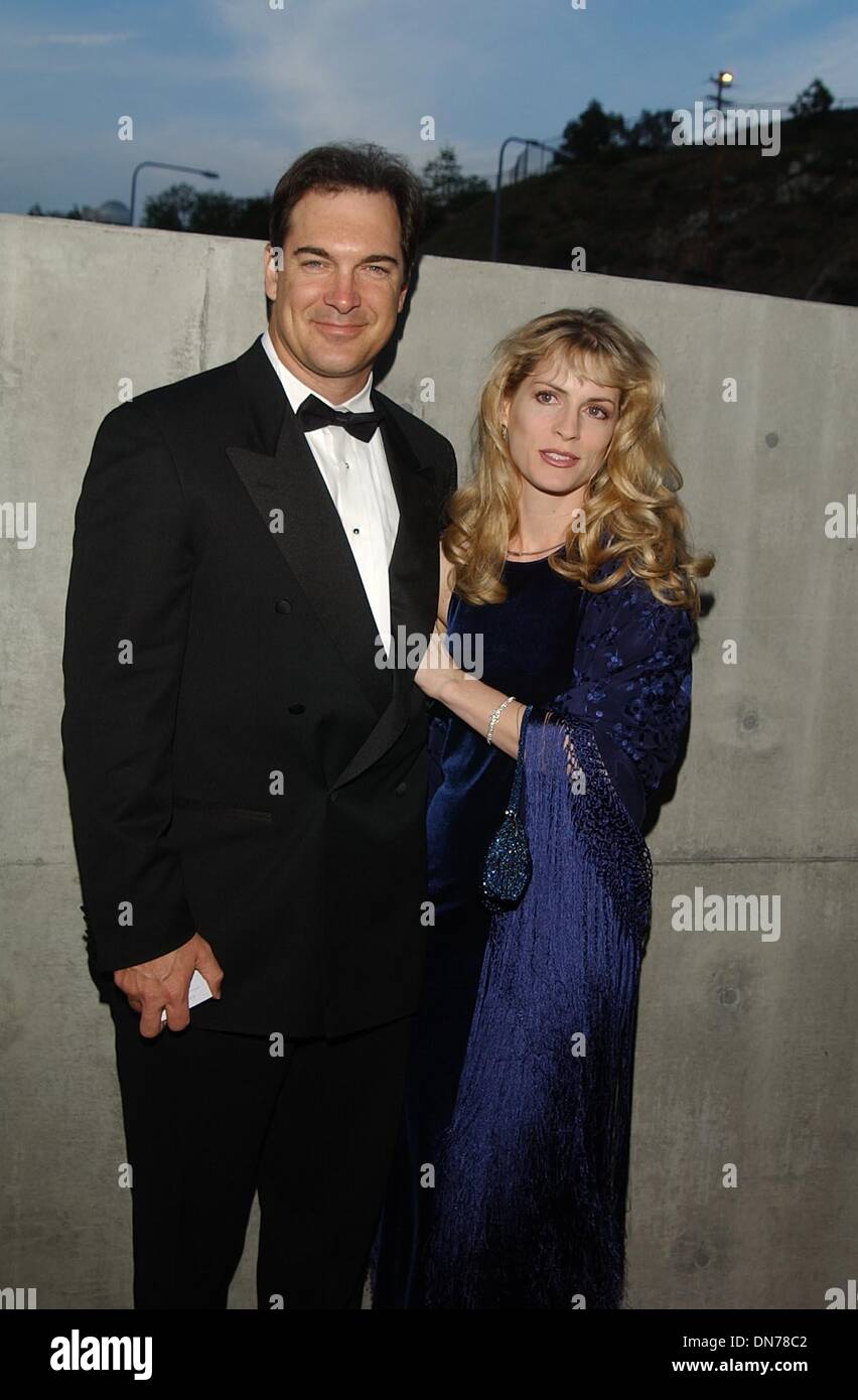 Mar 20, 2002 - Hollywood, CA, Stati Uniti d'America - K24481AG:10TH Annuale la guida di film awards.SKIRBALL Cultural Center, LA, CA 03/20/2002.Patrick Warburton e moglie. AMY GRAVES/ 2002.(D)(Immagine di credito: © Globo foto/ZUMAPRESS.com) Foto Stock