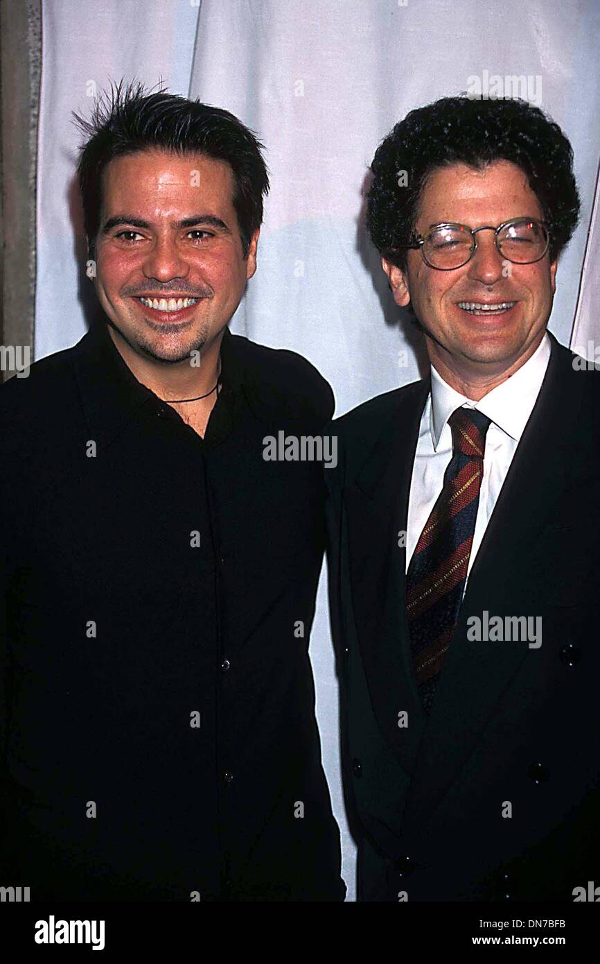 Dic. 15, 1997 - K10866WW.2ND annuale NY MAGAZINE AWARDS ATTYHE WHITNEY MUSEUM DI NEW YORK CITY.12-15 del 1997. WALTER WEISSMAN - 1997.NARCISCO RODRIGUEZ.MICHAEL GROSS(Immagine di credito: © Globo foto/ZUMAPRESS.com) Foto Stock