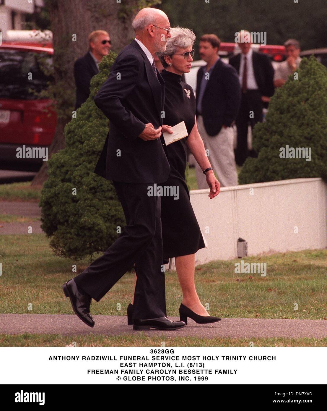 Agosto 13, 1999 - 3628GG.ANTHONY RADZIWILL servizio funebre Trinità Santissima Chiesa.East Hampton, L.I. (8/13).FREEMAN FAMIGLIA CAROLYN BESSETTE FAMILY.Â© 1999(Immagine di credito: © Globo foto/ZUMAPRESS.com) Foto Stock