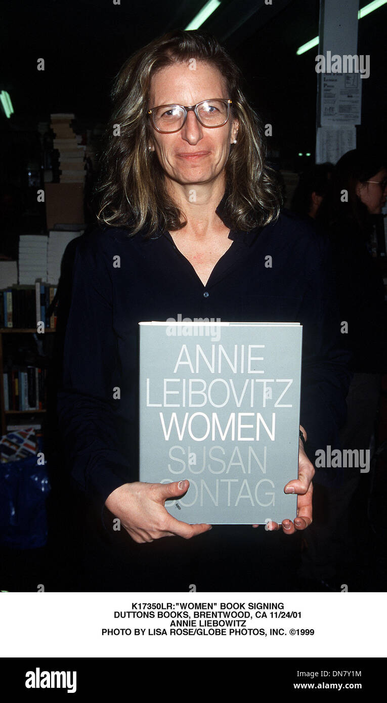 7 maggio 2001 - K17350LR:''donne'' libro firma.DUTTONS LIBRI, Brentwood, CA 11/24/01.ANNIE LIEBOWITZ. LISA ROSE/ 1999(Credit Immagine: © Globo foto/ZUMAPRESS.com) Foto Stock
