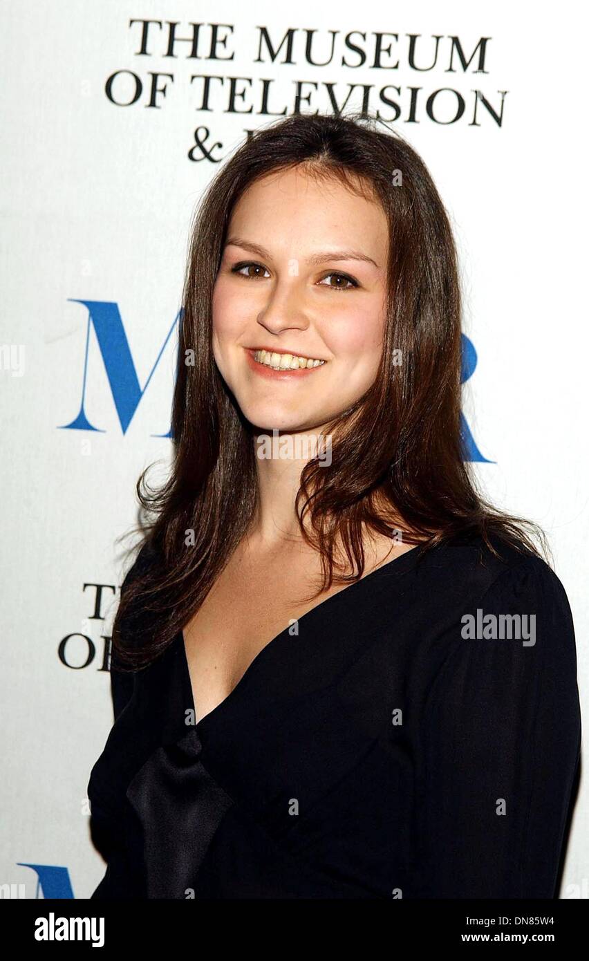 Mar 4, 2002 - K24283AG: Il William S. PALEY TELEVISION FESTIVAL presenta ''al sommerso''.Directors Guild of America, LA, CA. 03/04/2002.Carla Gallo. AMY GRAVES/ 2002.(D)(Immagine di credito: © Globo foto/ZUMAPRESS.com) Foto Stock