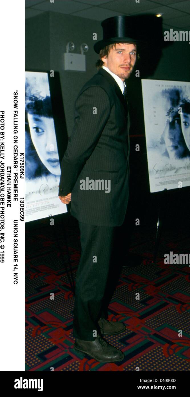 Dic. 13, 1999 - K17509KJ 13Dec99.''Sora cadendo SUI CEDRI'' PREMIERE UNION SQUARE 14, NYC.ETHAN HAWKE. KELLY GIORDANIA/ 1999(Credit Immagine: © Globo foto/ZUMAPRESS.com) Foto Stock