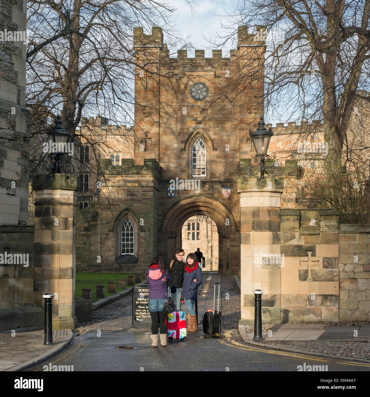 L'ingresso alla Durham Castle Foto Stock