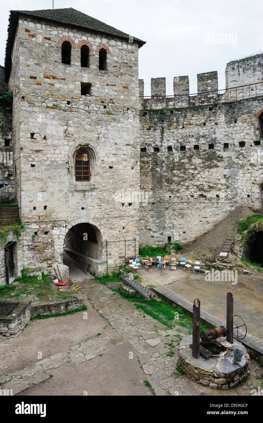 Cortile interno della fortezza di Soroca, Repubblica di Moldavia, Europa orientale Foto Stock