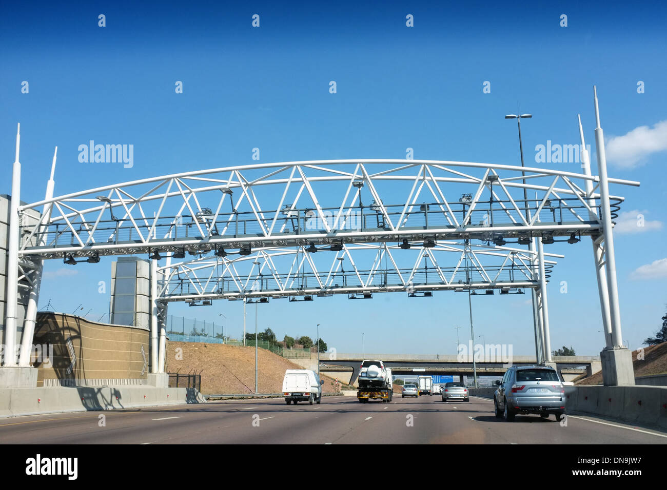 E-toll gates su una autostrada a Johannesburg - Sud Africa. Foto Stock