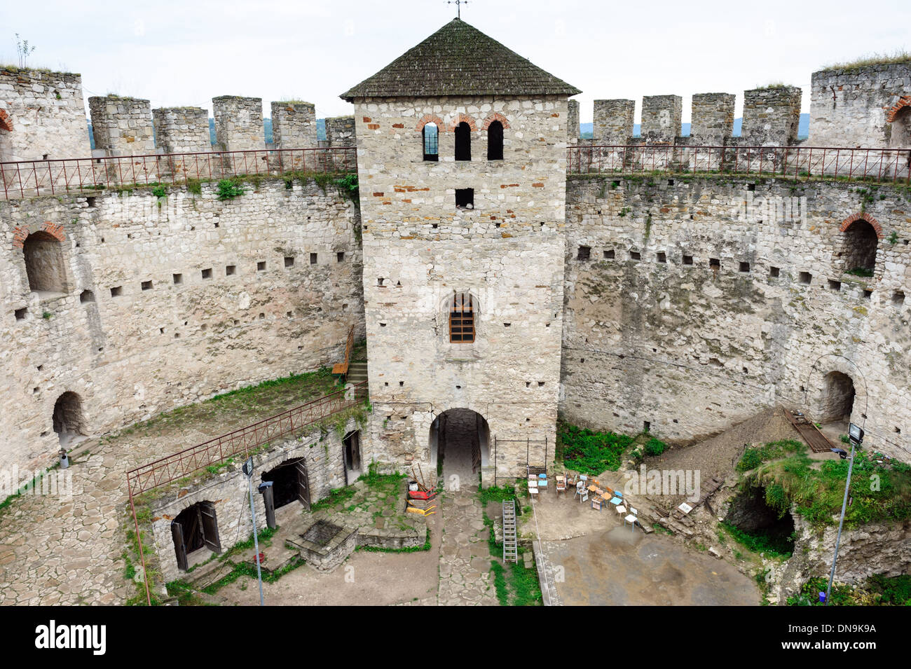 Cortile interno della fortezza di Soroca, Moldavia, Europa orientale Foto Stock