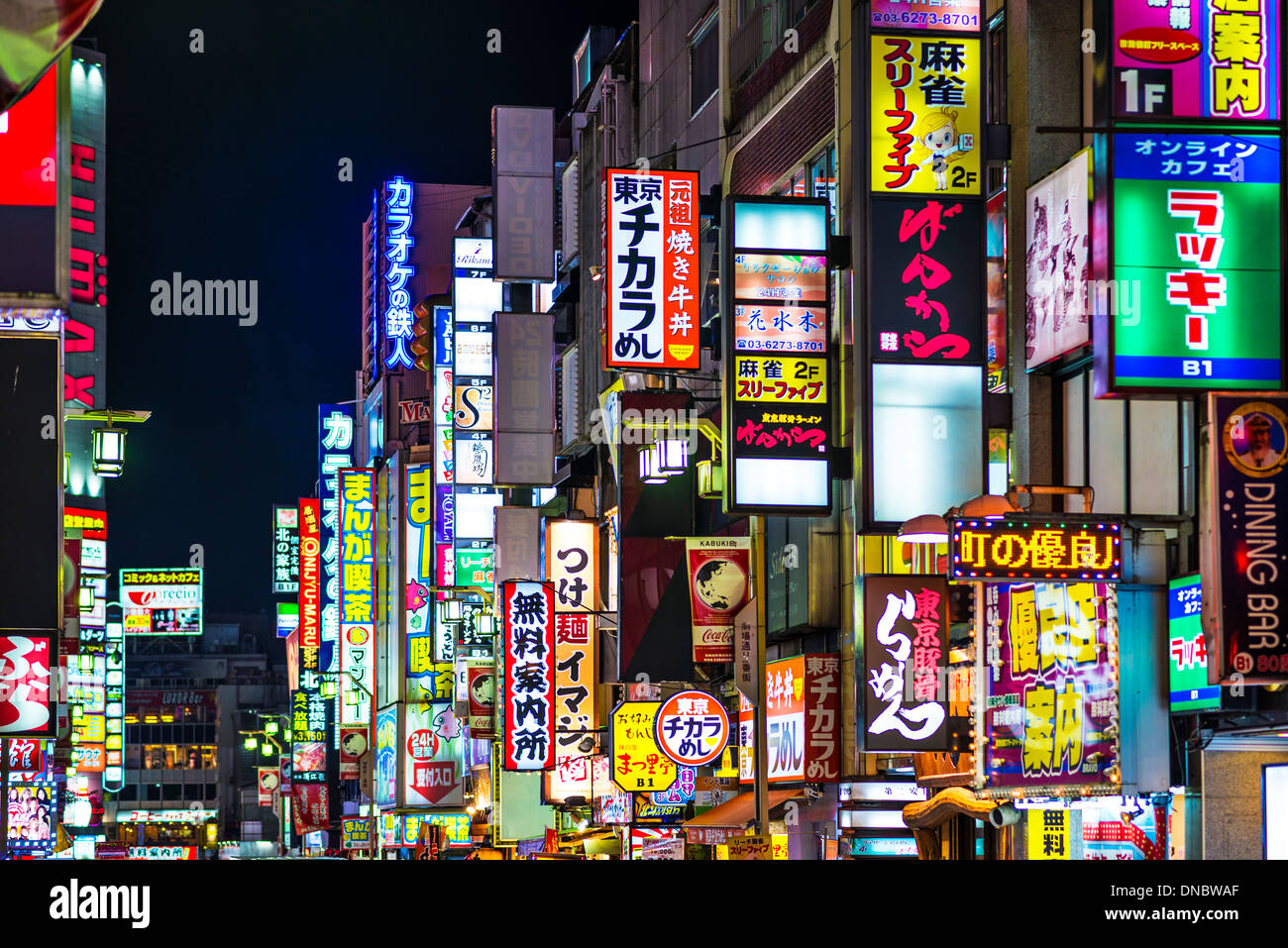 Shinjuku, Tokyo, Giappone città di notte. Foto Stock