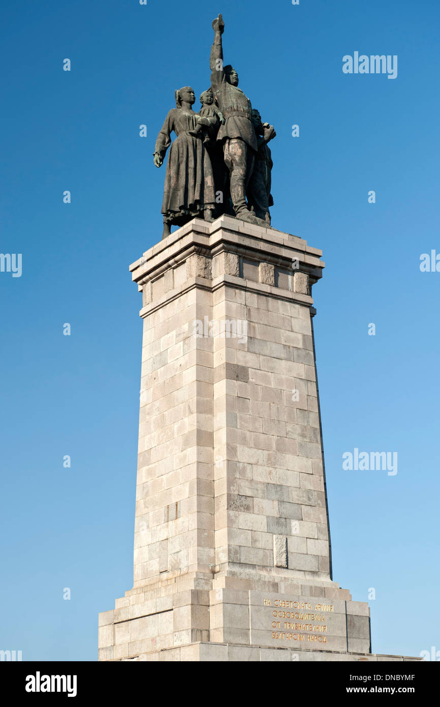 Monumento all'esercito sovietico nel parco centrale di Sofia, la capitale della Bulgaria. Foto Stock