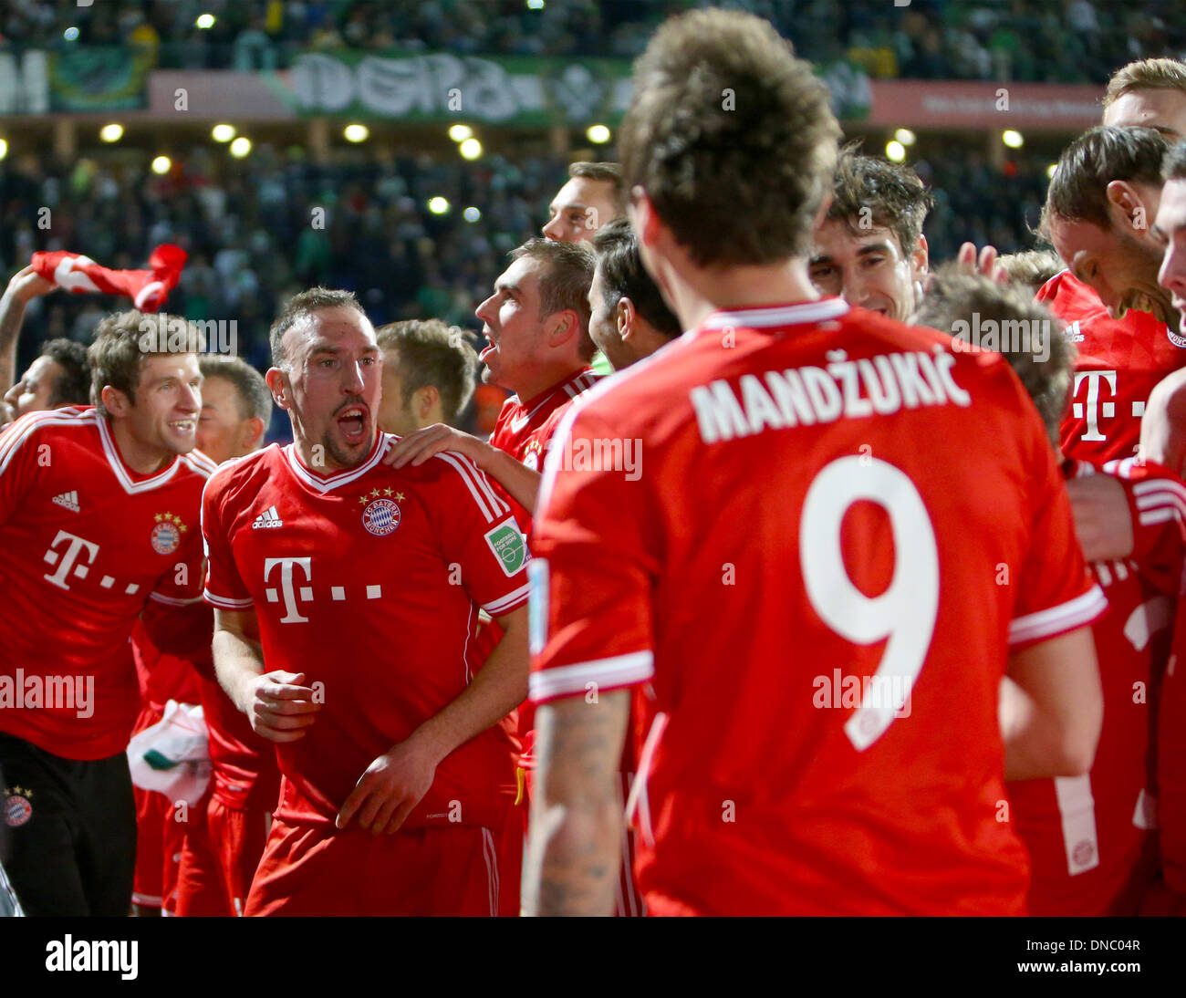 Marrakech , Marocco. Xxi Dec, 2013. Frank Ribéry festeggia con il suo team durante il FIFA Club World Cup gioco finale tra Bayern Monaco e Raja Casablanca da Marrakech Stadium. Credito: Azione Sport Plus/Alamy Live News Foto Stock