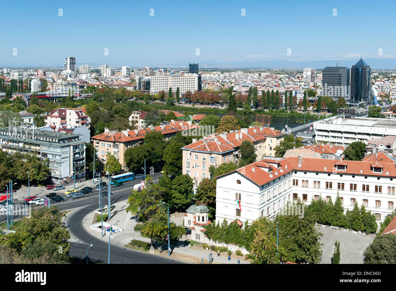 Vista dai bastioni della antica fortezza sulla collina di Nebet nella città vecchia di Plovdiv, la seconda città più grande della Bulgaria. Foto Stock