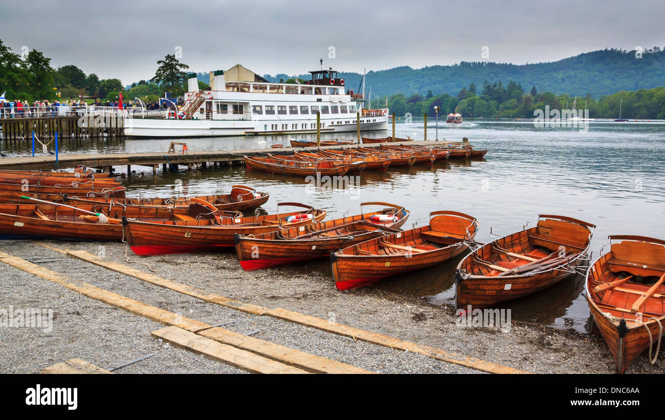 Il lago Windermere nel Lake District inglese UK Europa Foto Stock