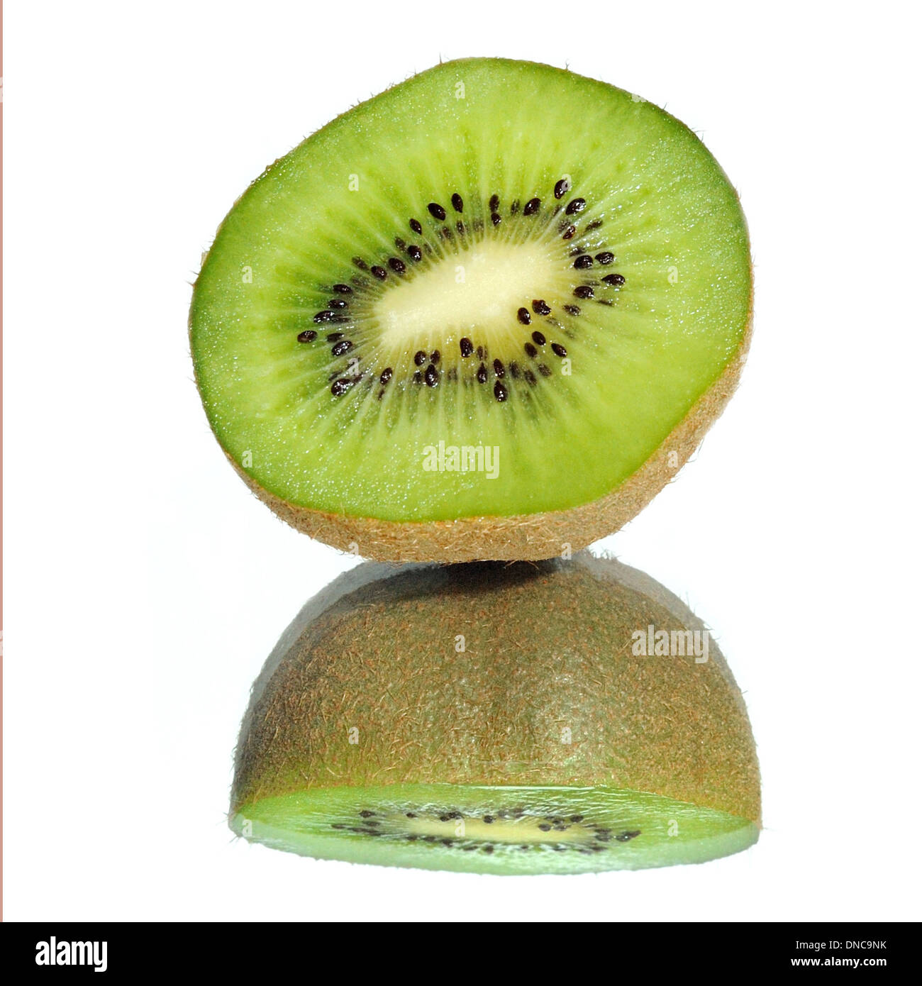 Il kiwi, uva spina cinese in uno sfondo bianco ancora in vita. Foto Stock