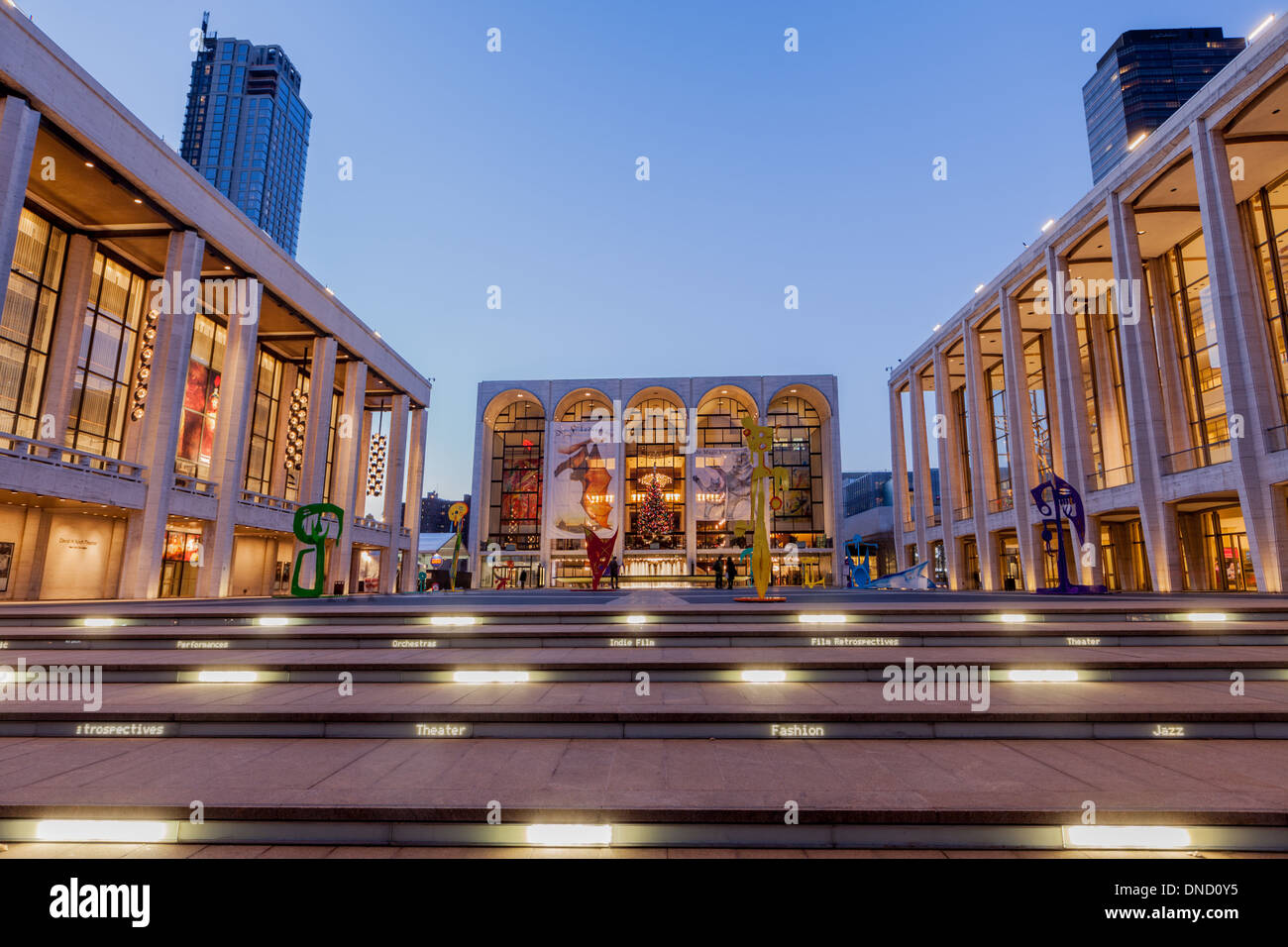Josie Robertson Plaza ancore Lincoln Center di New York City. Foto Stock