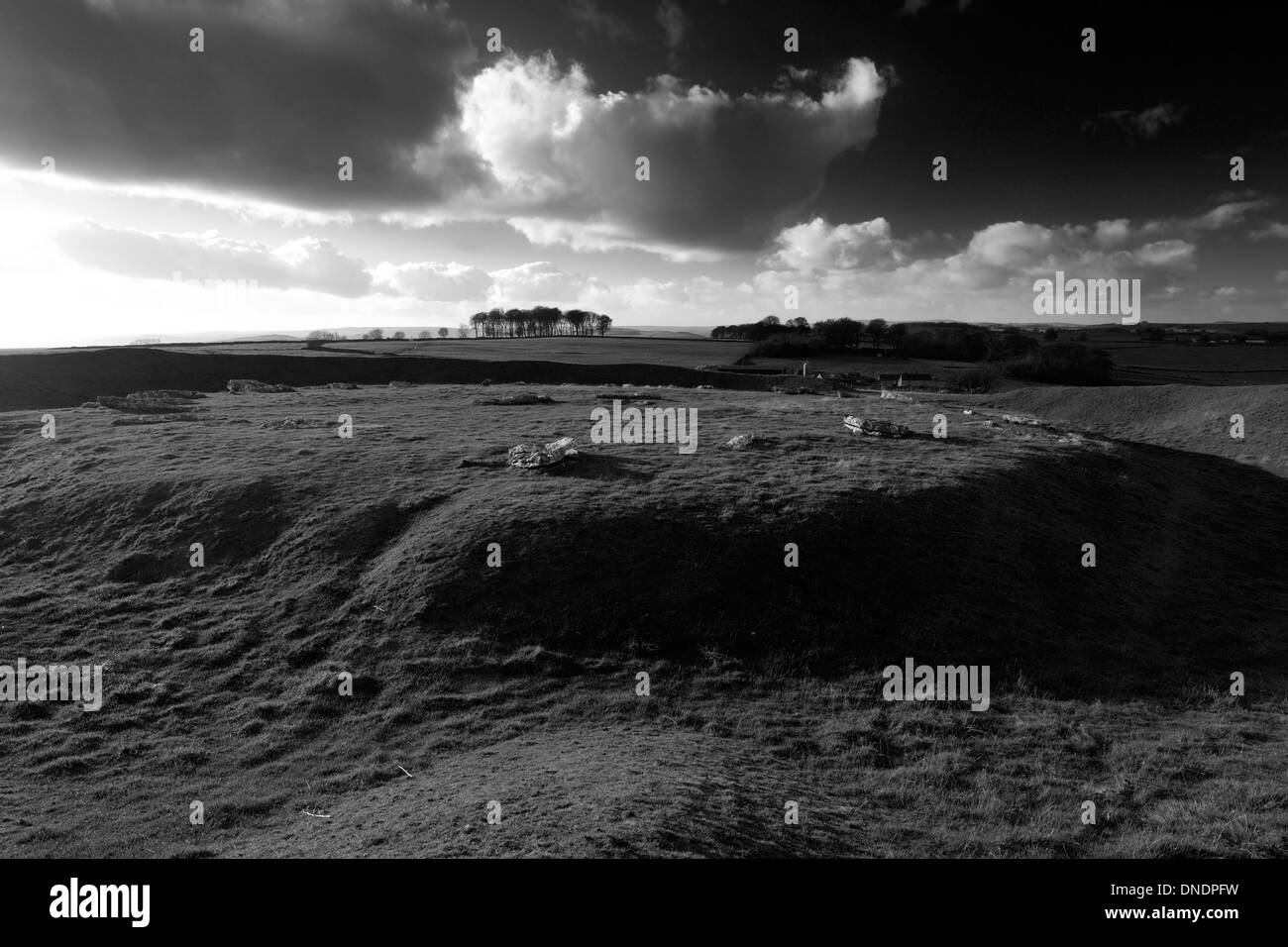 In autunno, Arbor bassa Henge Stone Circle, nei pressi del villaggio di Monyash, Parco Nazionale di Peak District, Derbyshire, England, Regno Unito Foto Stock