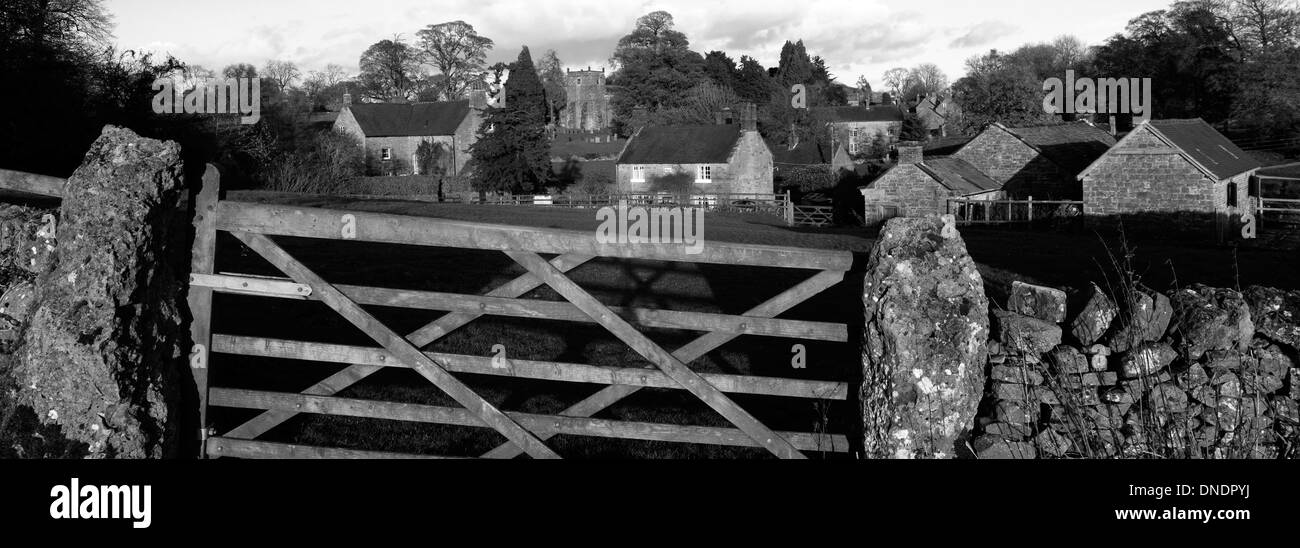 In autunno, villaggio Tissington, Parco Nazionale di Peak District, Derbyshire, England, Regno Unito Foto Stock