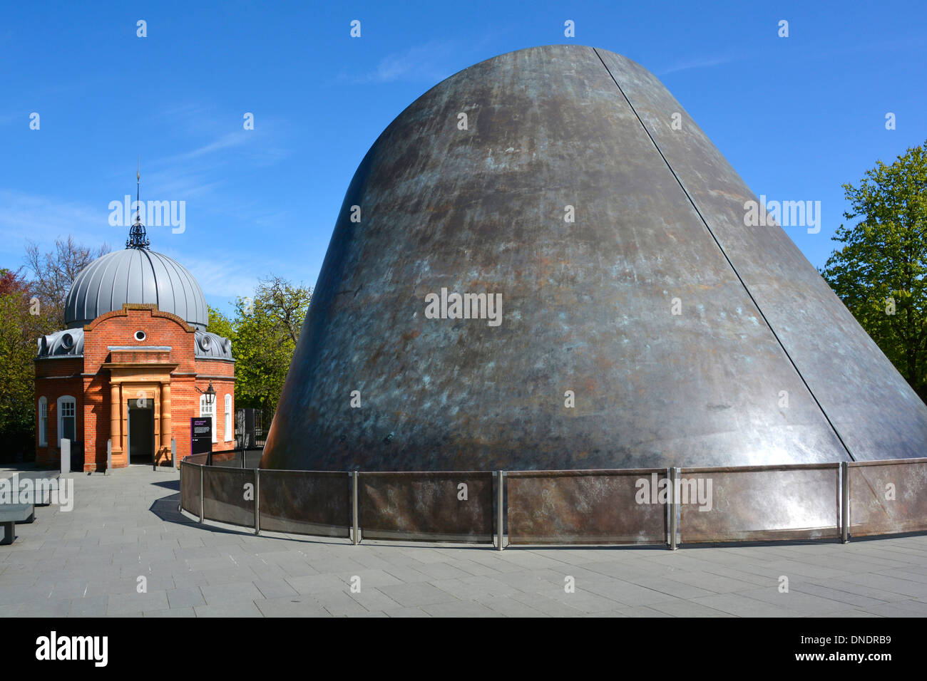 Peter Harrison Planetarium Greenwich Observatory parte del National Maritime Museum & storico altazimuth vittoriano Pavilion Greenwich Park Londra UK Foto Stock