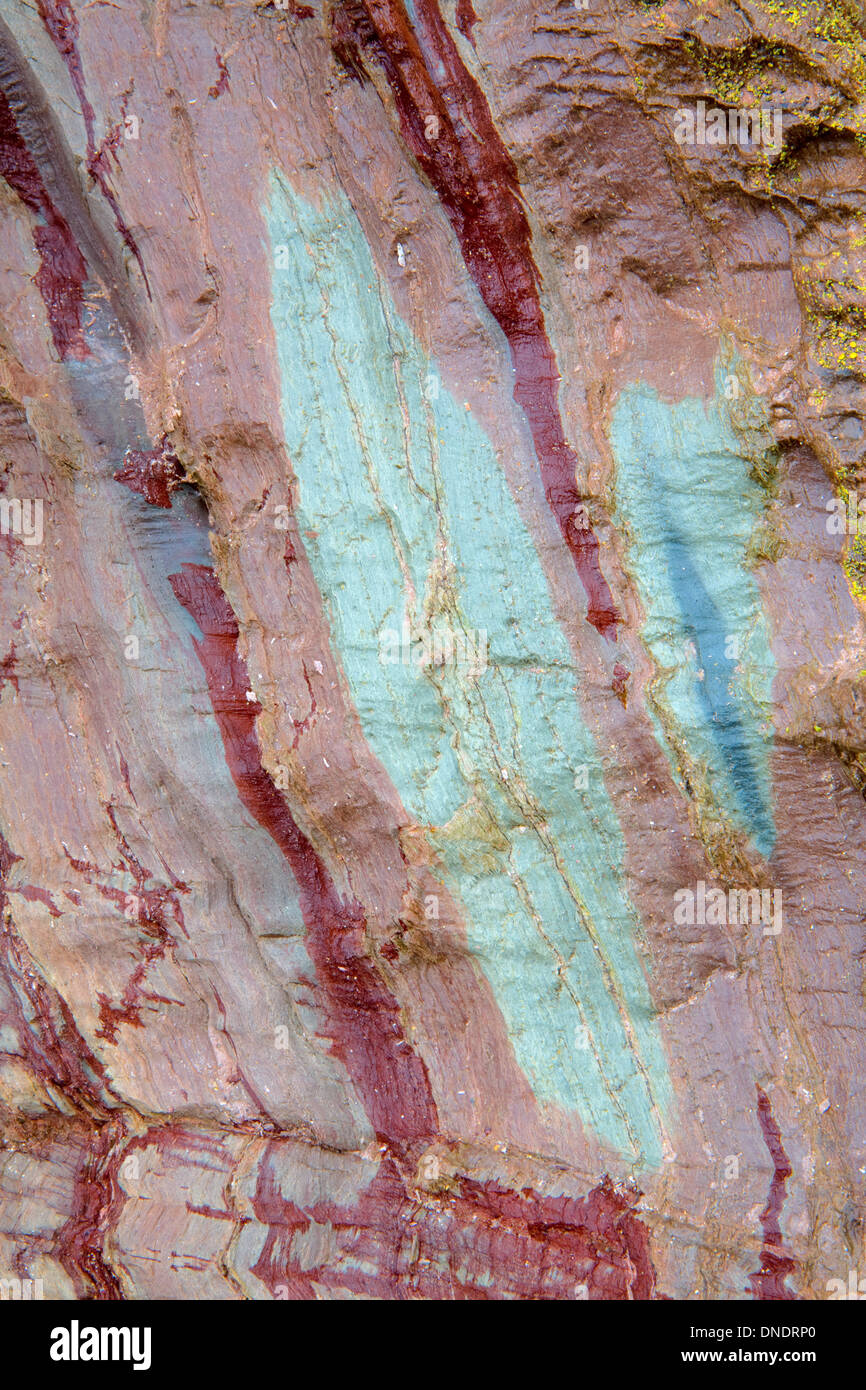 Un vicino la fotografia di un insolito rock patterns in scogliere a Bigbury-on-Sea, Devon, Inghilterra Foto Stock