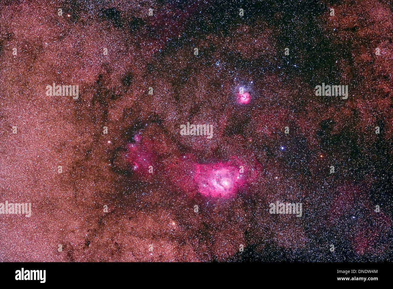 La Nebulosa Laguna (NGC 6523), e Trifid Nebula (NGC 6514) , nella costellazione del Sagittario. Foto Stock